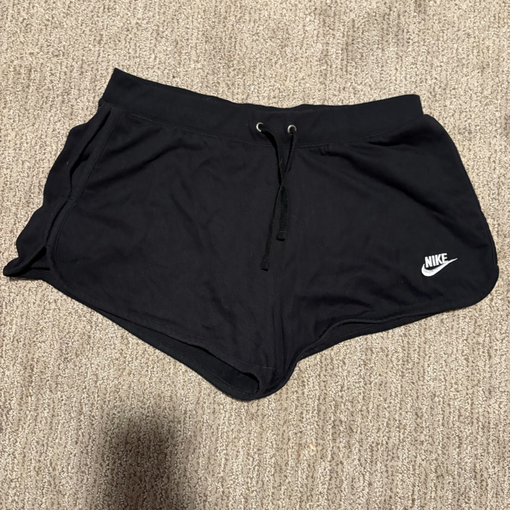 Black Nike shorts